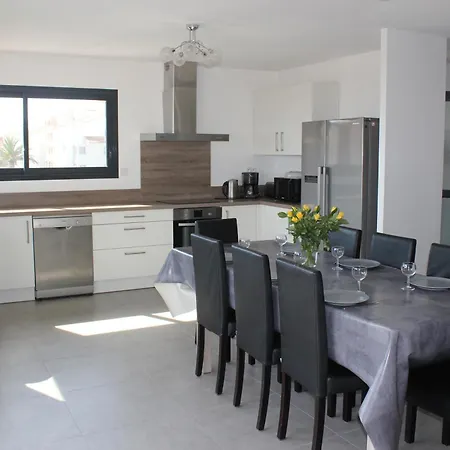 Hotel Front De 12 Personnes Saint-Cyprien (Pyrenees-Orientales)