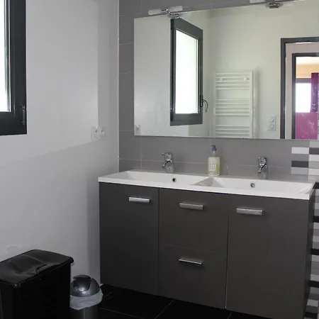 Hotel Front De 12 Personnes Saint-Cyprien (Pyrenees-Orientales)